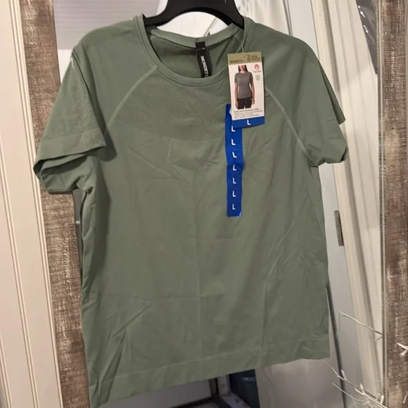 Mondetta Green Fitted Short Sleeve T-Shirt - Picture 2 of 4